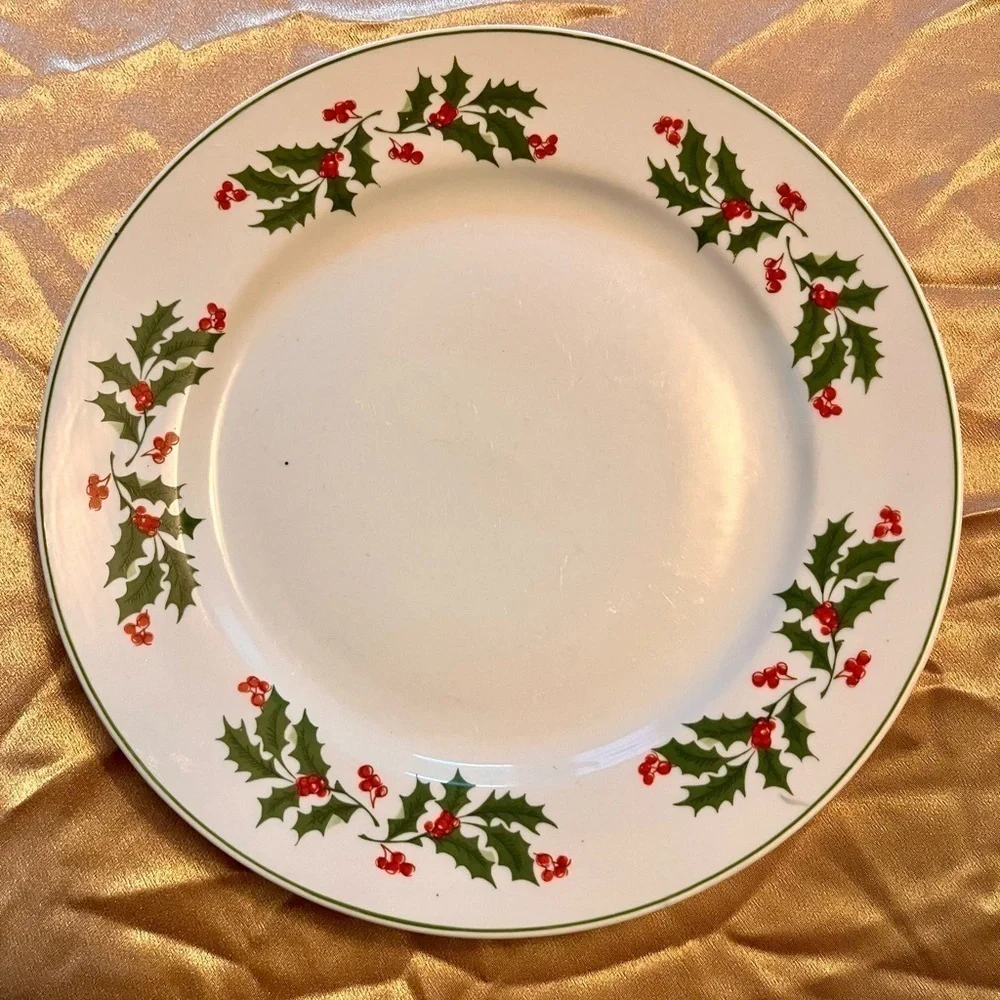 Vintage Christmas Ceramic Holly Berry Dinner Plates Set 2 Romania Holiday 10